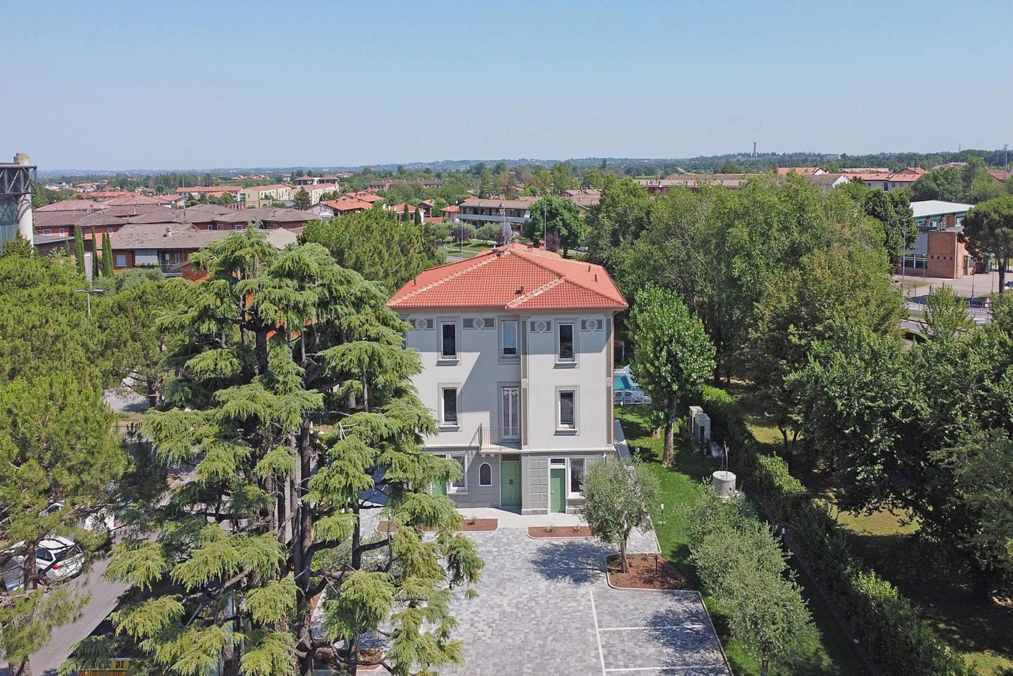 Villa Caterina Apartments By Wonderful Italy Desenzano del Garda Zewnętrze zdjęcie