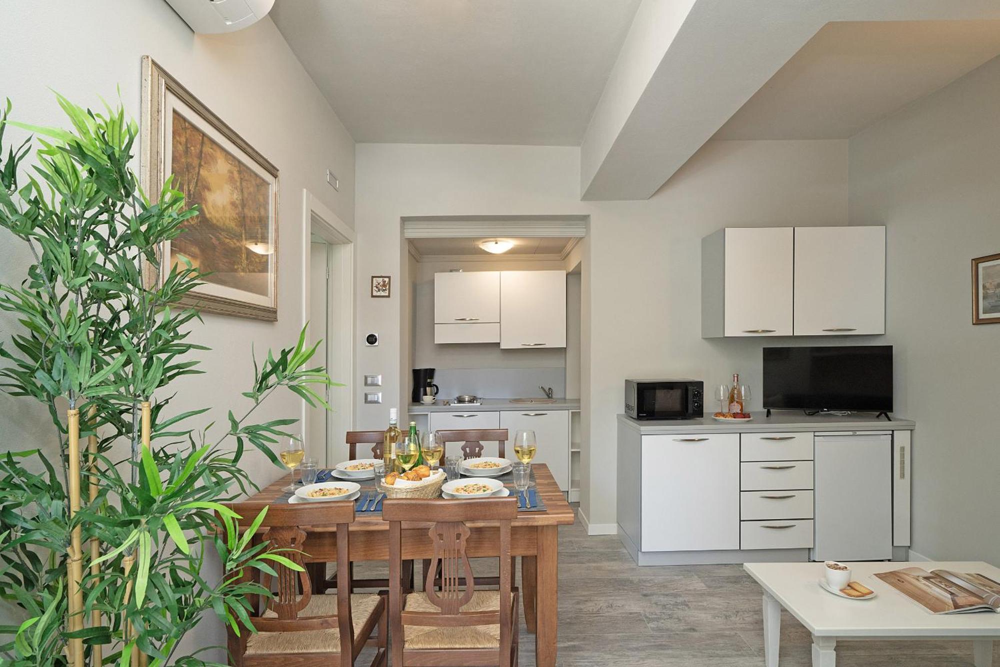 Villa Caterina Apartments By Wonderful Italy Desenzano del Garda Zewnętrze zdjęcie
