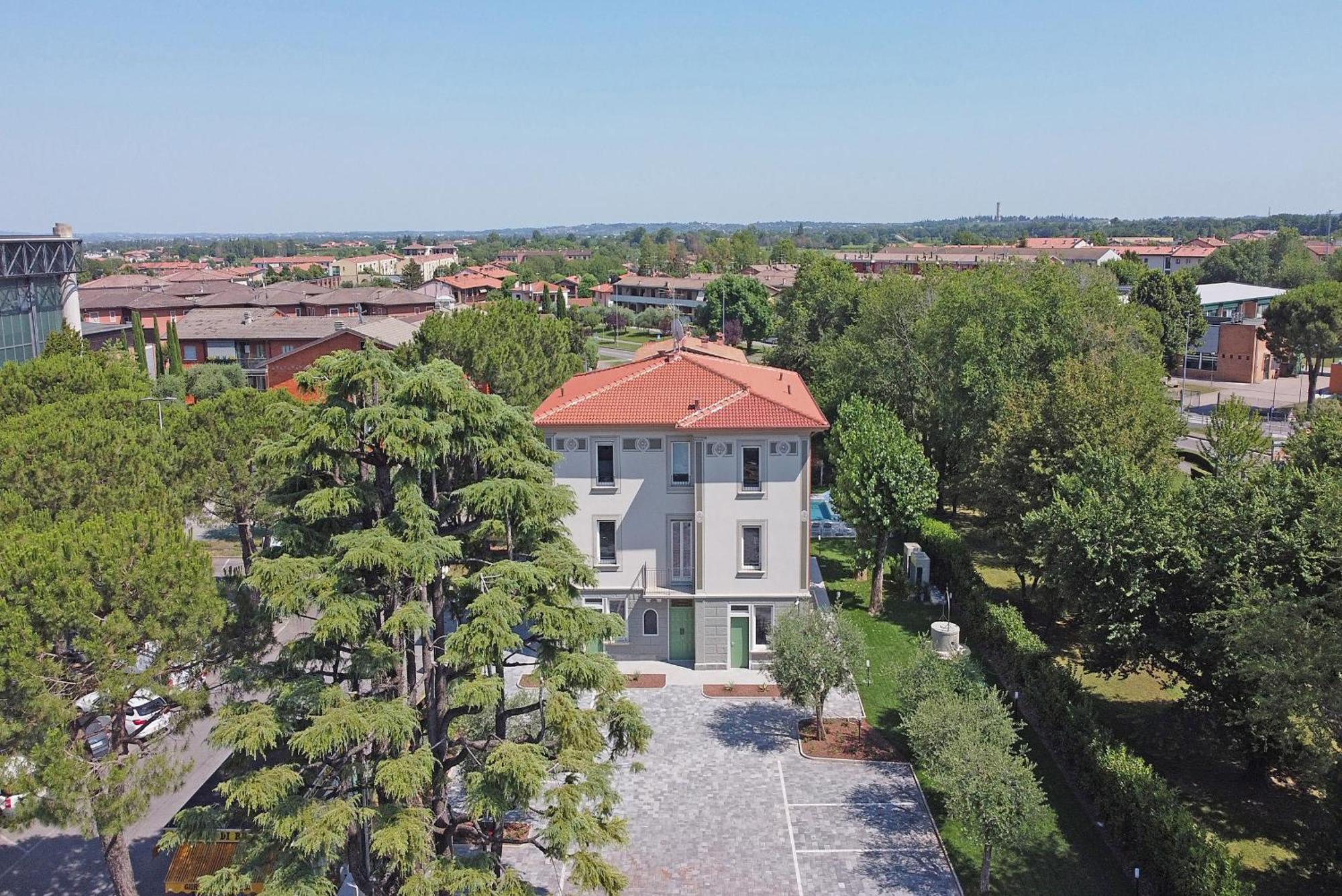 Villa Caterina Apartments By Wonderful Italy Desenzano del Garda Zewnętrze zdjęcie