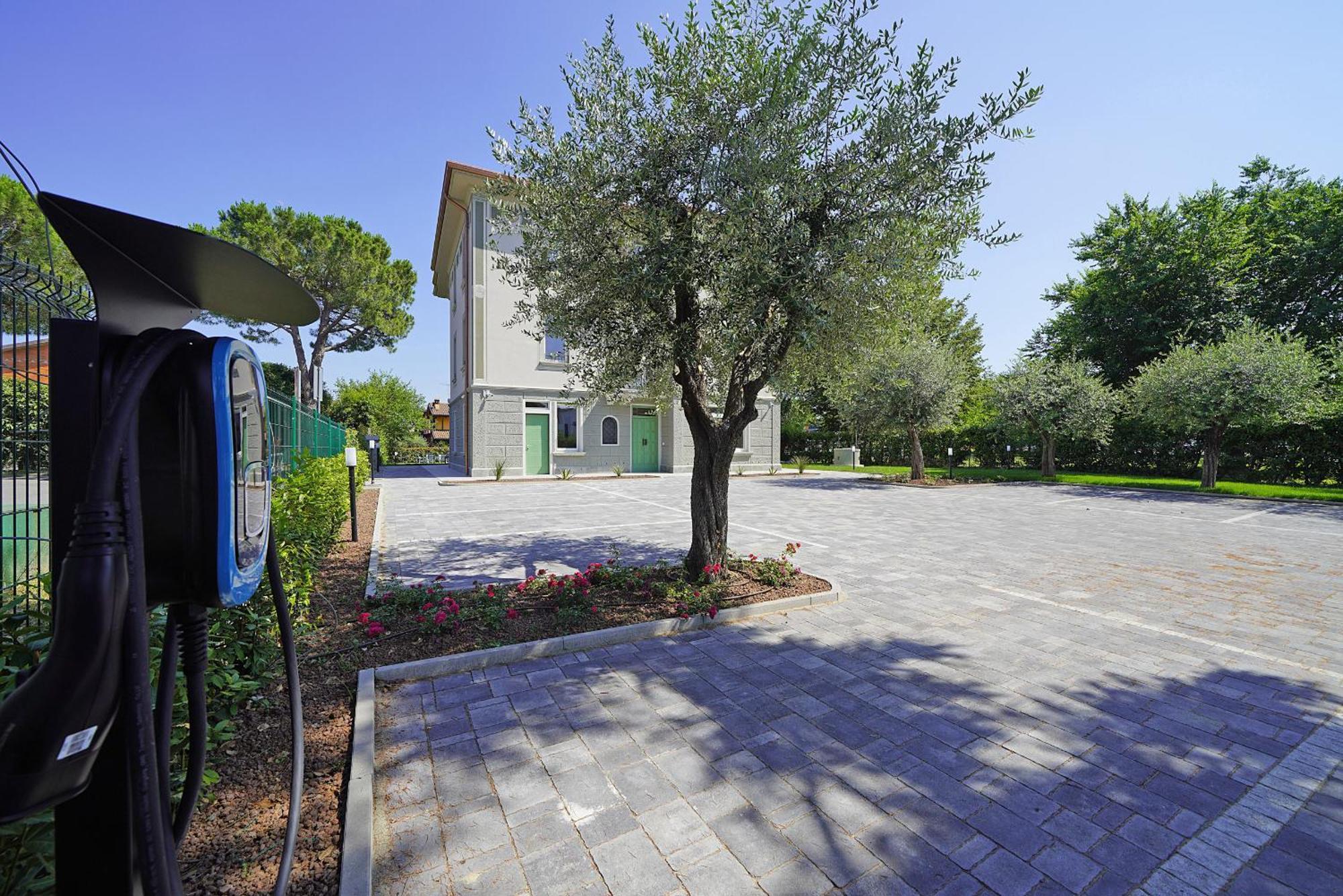 Villa Caterina Apartments By Wonderful Italy Desenzano del Garda Zewnętrze zdjęcie